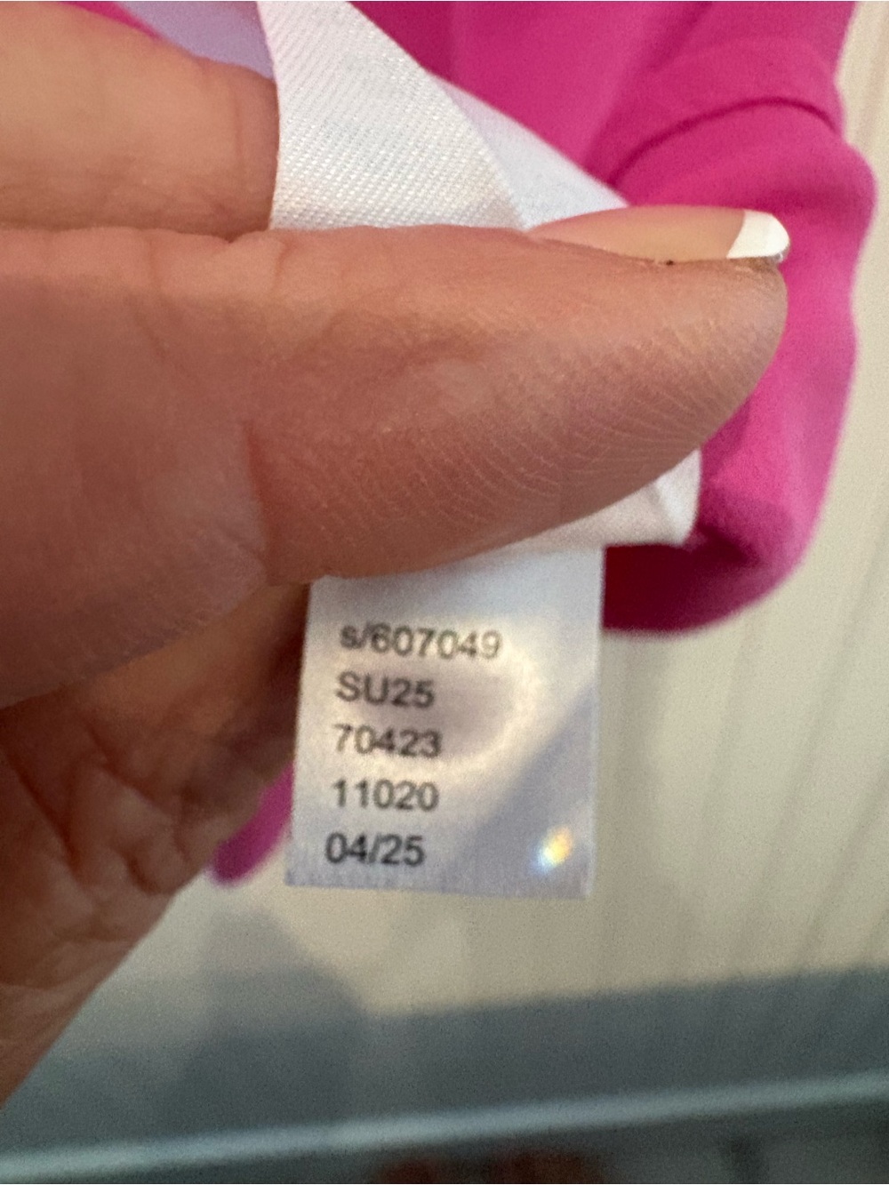 ANN TAYLOR M Fuchsia V-Neck Blouse NWOT - Picture 6 of 6